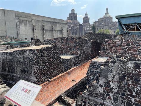 De Templo Mayor! Een Archeologisch Mysterie in het Hart van Mexico-Stad